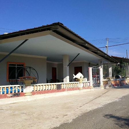 Homestay Koperasi Surau Alfalah Semporna Buitenkant foto